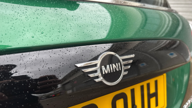 MINI Hatchback 1.5 Cooper Classic 3dr Auto Petrol Hatchback